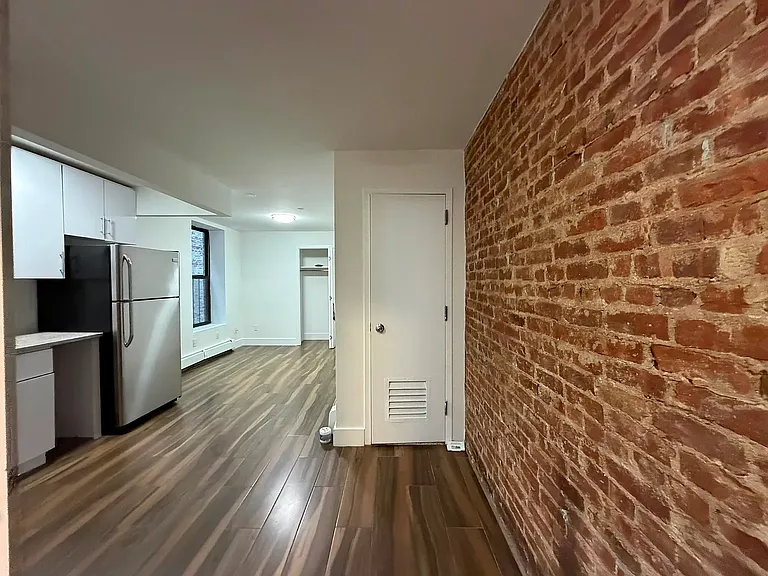 1019 Southern Blvd #2D — Photo 2