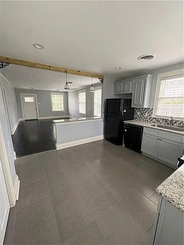 1400 Brockenbraugh St — Photo 3