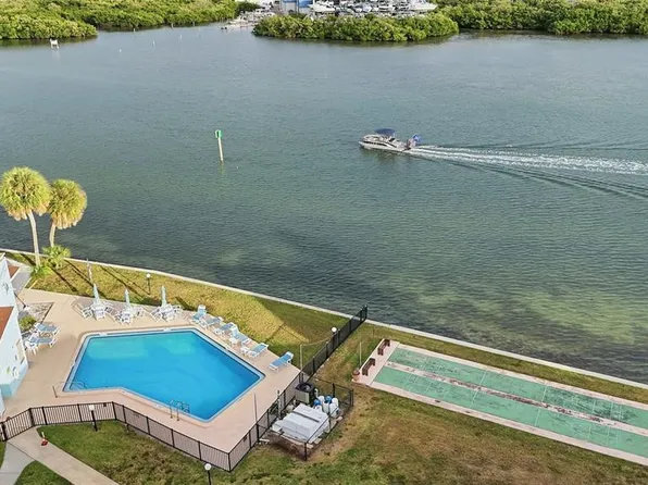 1 Windrush Blvd APT 35, Indian Rocks Beach, FL 33785