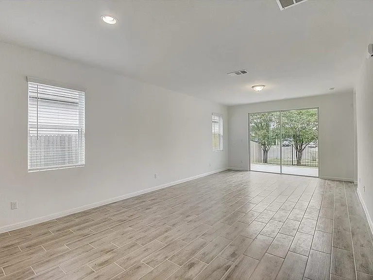 117 Lacey Oak Loop — Photo 13