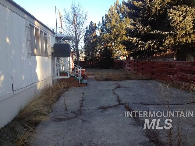 2nd image of 3569 Upland St
