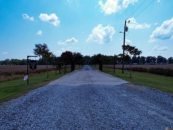 2nd image of 1 Whitaker Landing Rd