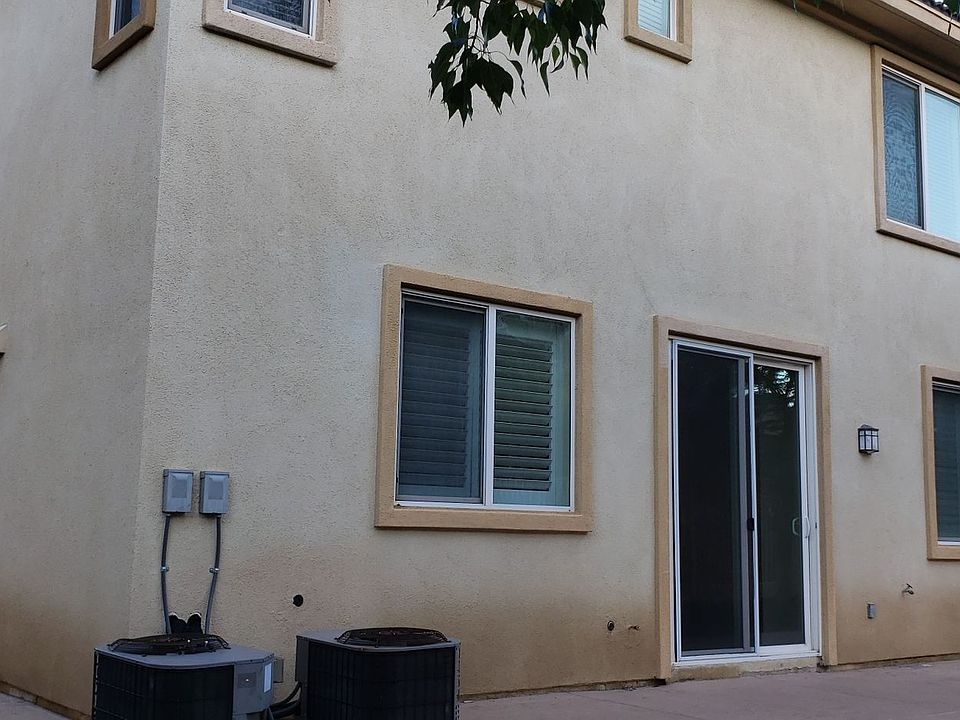 1st image of 70 Via De La Valle