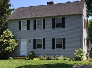 28 Acushnet Rd, Mattapoisett, MA 02739