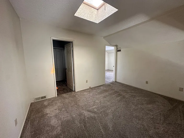 401 Tepatitlan Ct — Photo 11