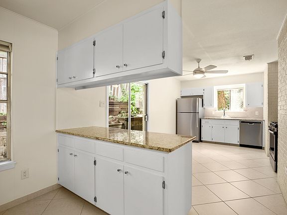 2nd image of 3004 Maywood Cir #A