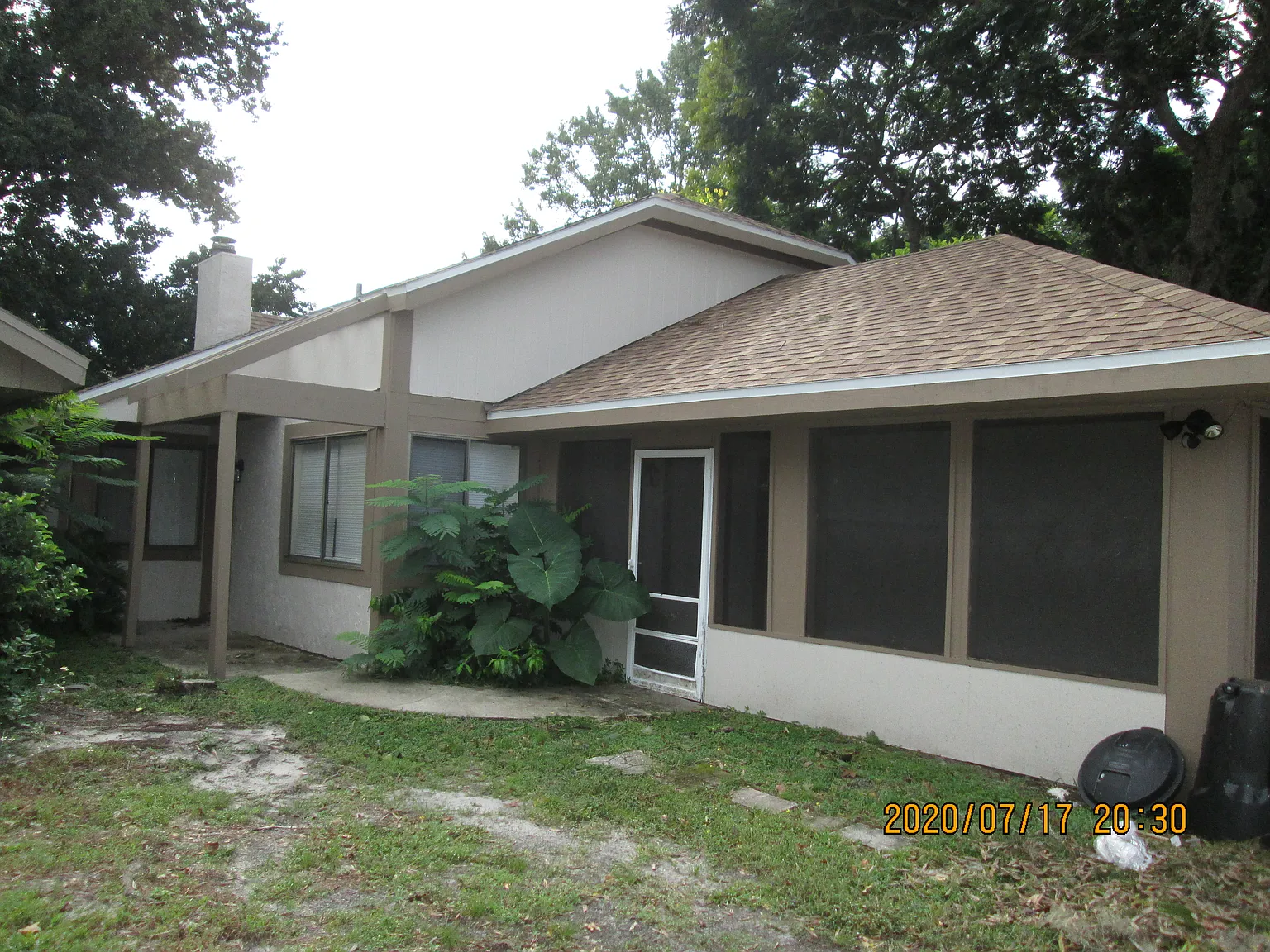 3 bed, 1300 sqft, $2,100 — Photo 1