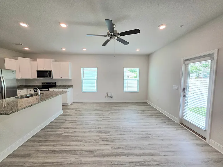 8742 Meadow Flower Ln — Photo 2