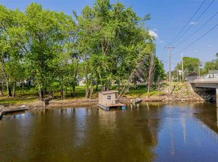 N5679 Island St, Shiocton, WI 54170