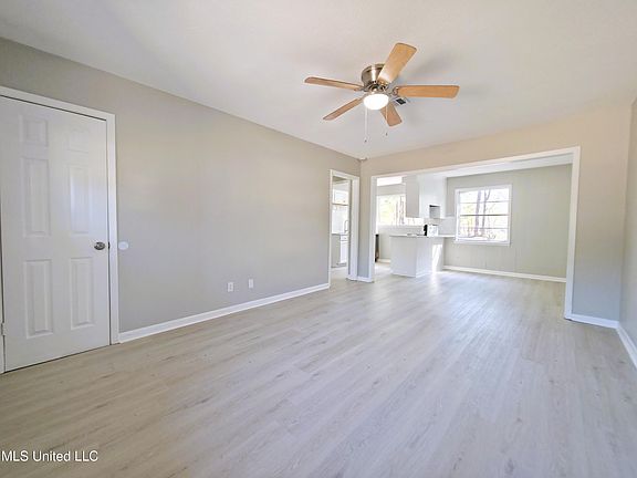 3rd image of 2408 Southern Dr