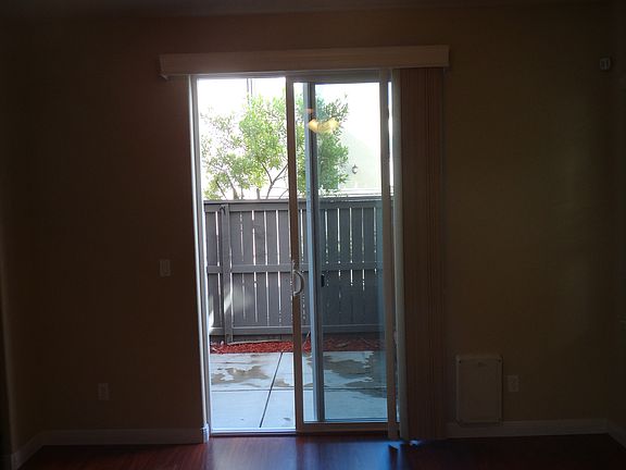 5th image of 225 Chambord Way #225