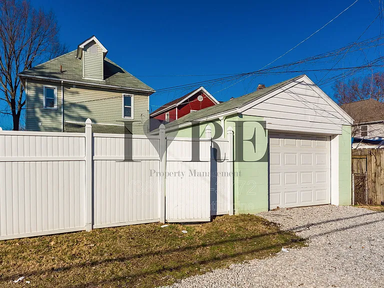 158 Dakota Ave — Photo 4