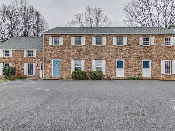 2nd image of 5021 Emerald Dr APT 1