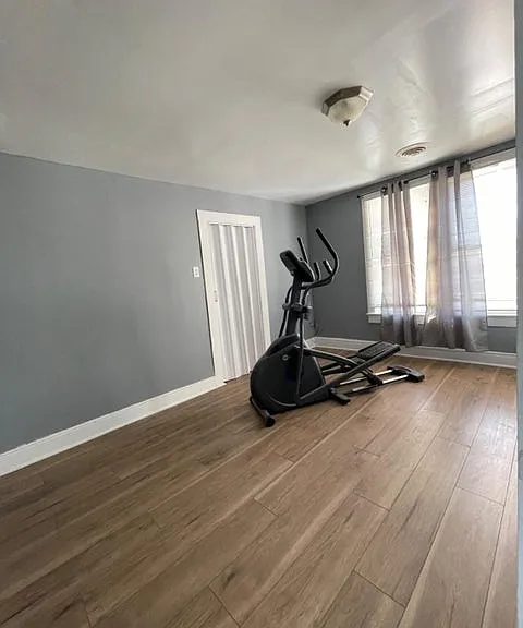 4228 Magoun Ave #2 — Photo 9