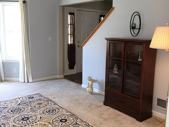 4th image of 333 Woodbridge Gln
