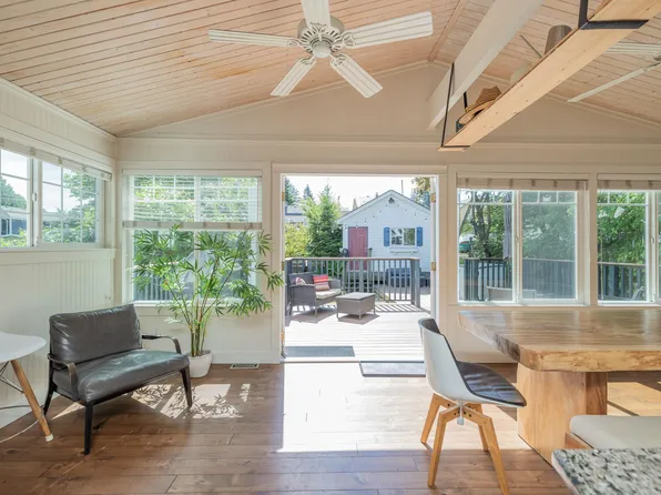 112 Durham St E, New Westminster, BC V3L 4H7