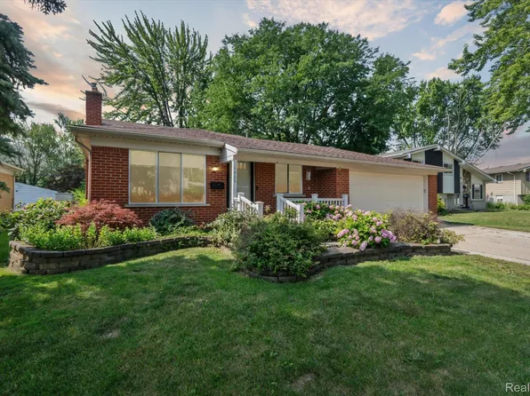1800 Greenbrier Dr, Madison Heights, MI 48071
