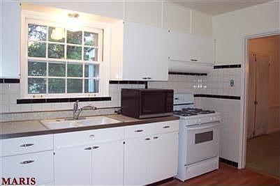 5th image of 906 Wood Ave