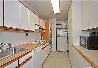 1st image of 410 E Broadway APT 2P