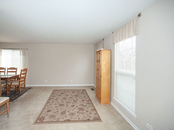 3rd image of 2186 Kathleen Cir