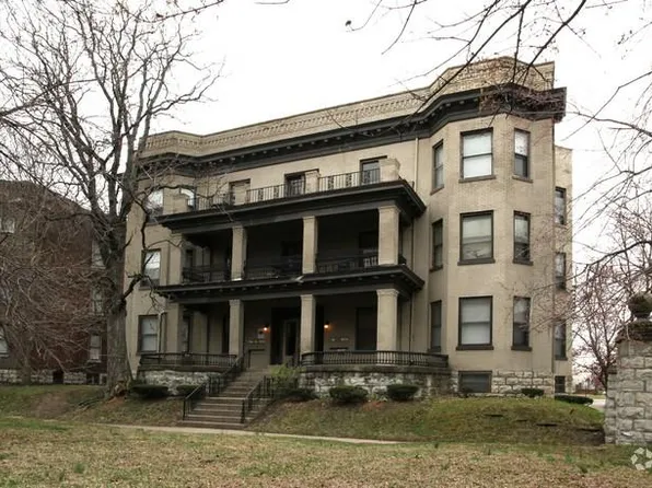 432 Kensington Ct APT 13, Louisville, KY 40208