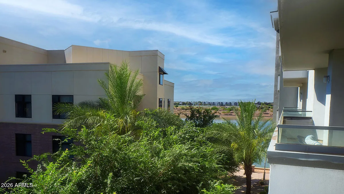 Building Photo - 945 E Playa Del Norte Dr #3010