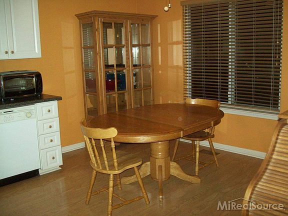 5th image of 25698 Lawn St