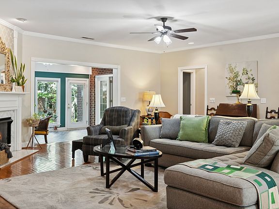 4th image of 249 Karnes Dr
