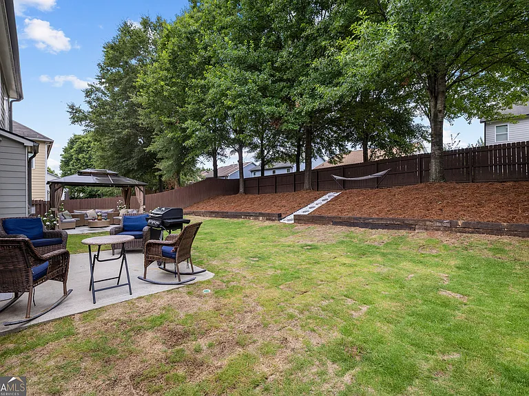 77 Lakeshore Pkwy — Photo 37