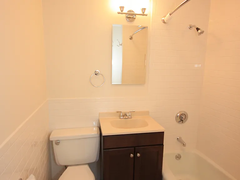 9 Buswell St #3R — Photo 4