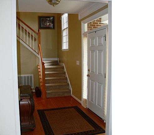 4th image of 6 Queensland Ct