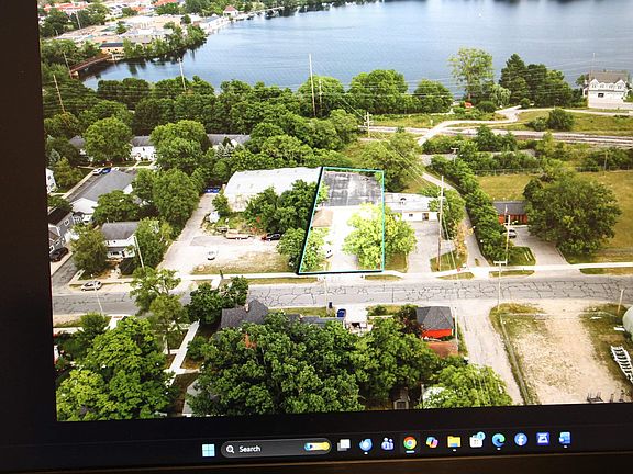 2nd image of 807 Lake Ave