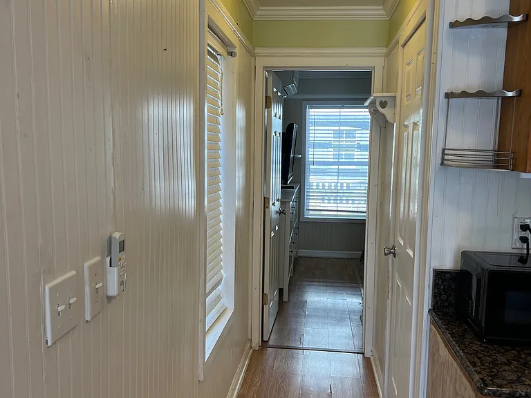 624 W 7th Ave — Photo 14