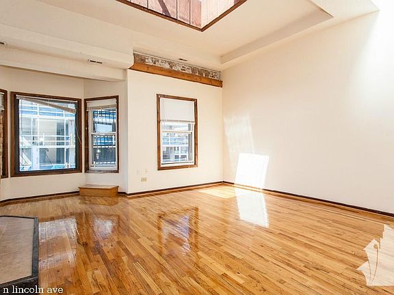 5th image of 2521 N Lincoln Ave #1524