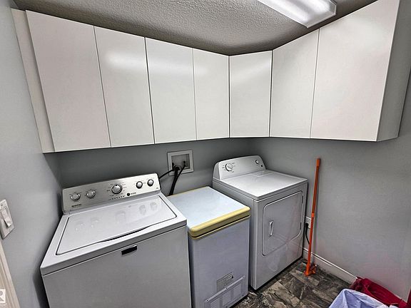 5th image of 205 Lakeshore Dr #4614A