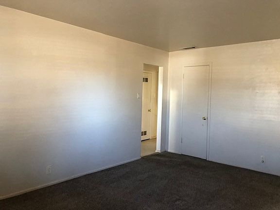 5th image of 4411 Parkdale Dr