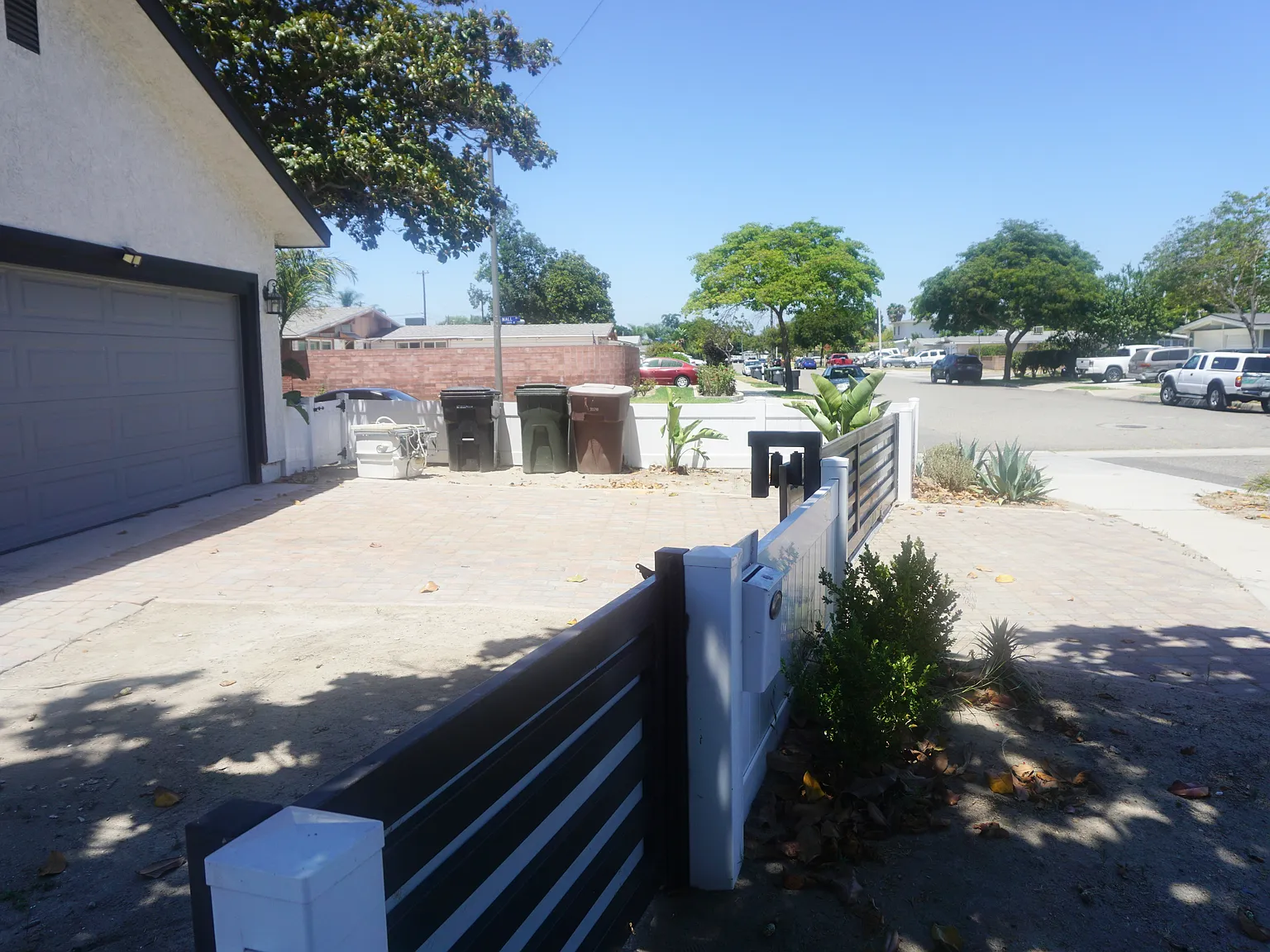 5 bed, 2400 sqft, $5,400 — Photo 2