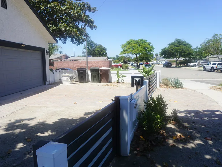 221 S Topo St — Photo 2
