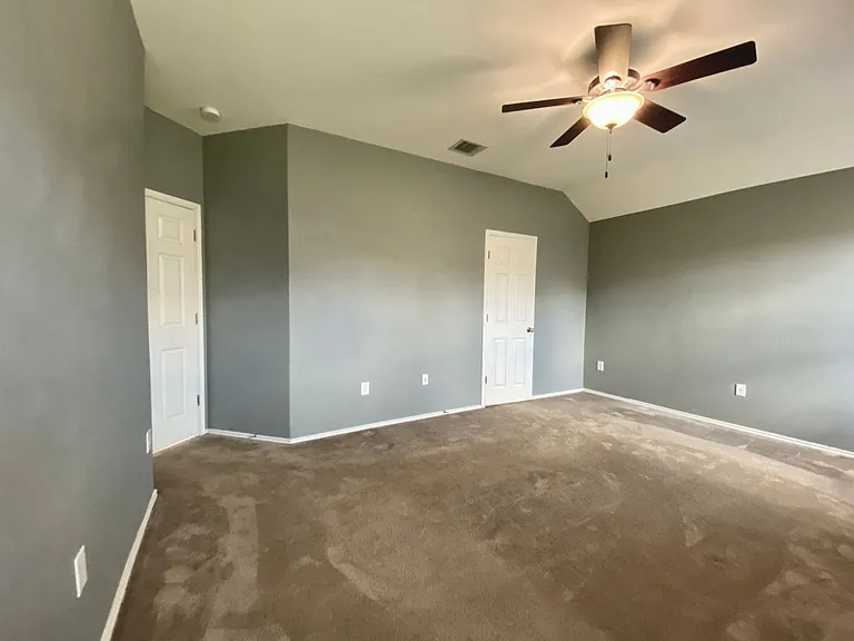 466 Eagle Brook Ln — Photo 9