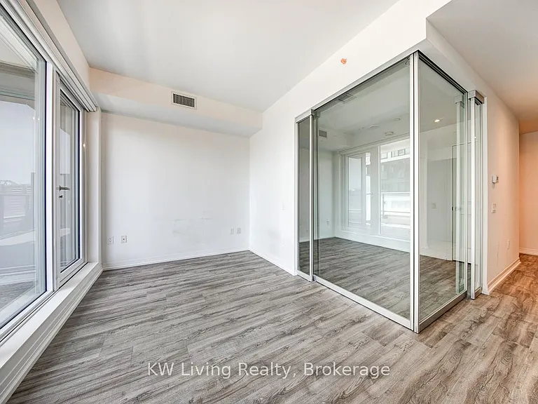 251 Jarvis St #921 — Photo 12