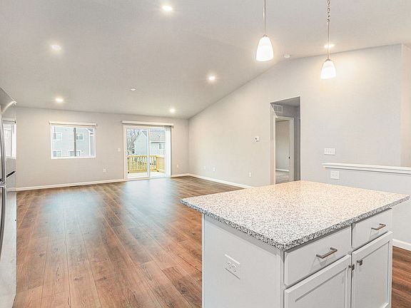 5th image of 4394 Pine Creek Dr