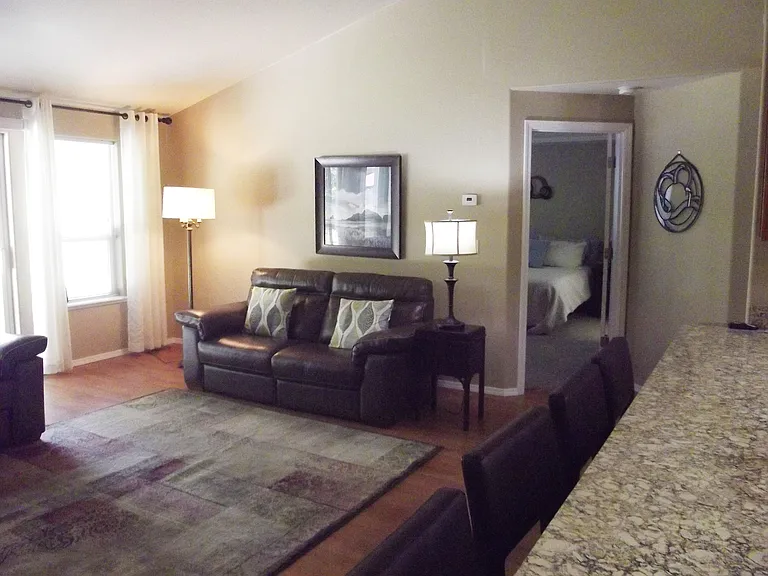 2122 Martin Dr — Photo 25