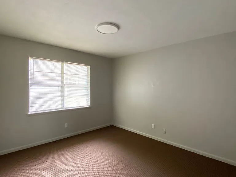 301 E Choccolocco St — Photo 7