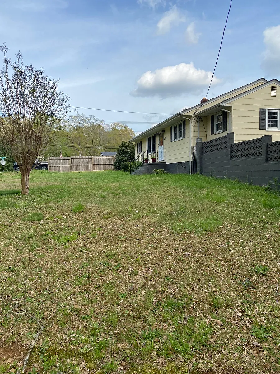 Building Photo - 617 Overhill Dr