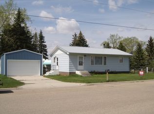 1058 105th St NE, Bottineau, ND 58318