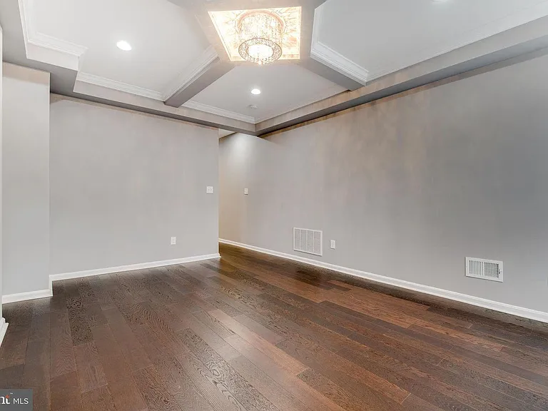 222 N Collington Ave — Photo 6