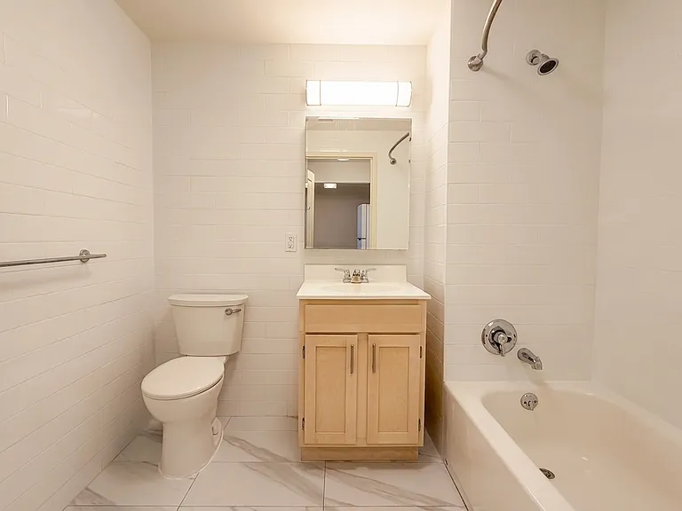 645 Gates Ave #4D — Photo 7