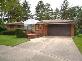 35563 Cordova Ct, Clinton Township, MI 48035