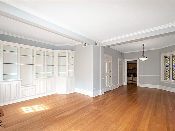 5th image of 842 W Fullerton Ave #2