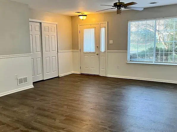 108 Wheatsheaf Ln, Telford, PA 18969